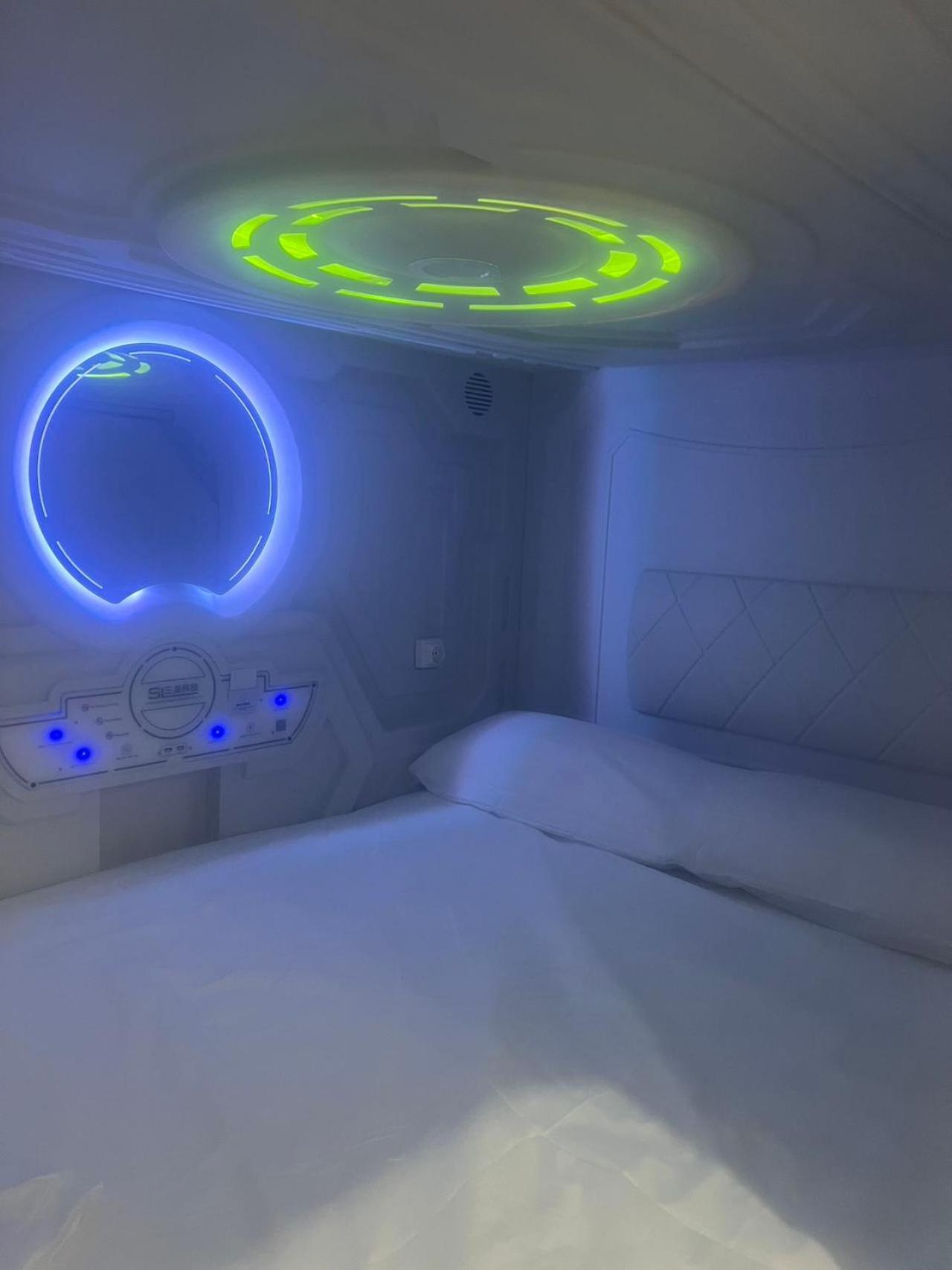 Air Hostel Capsules Airport 가바 외부 사진