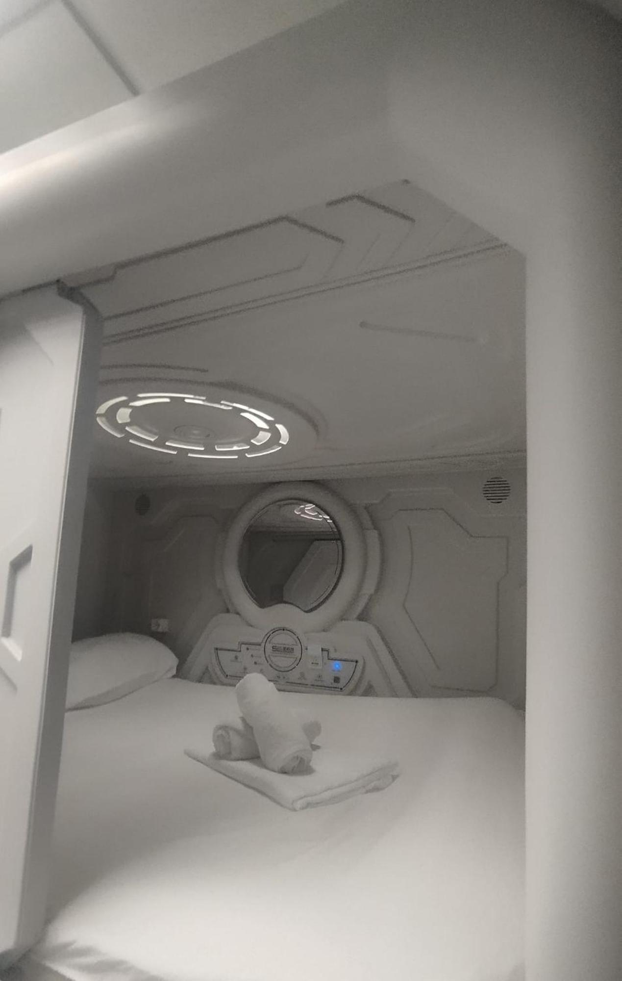 Air Hostel Capsules Airport 가바 외부 사진